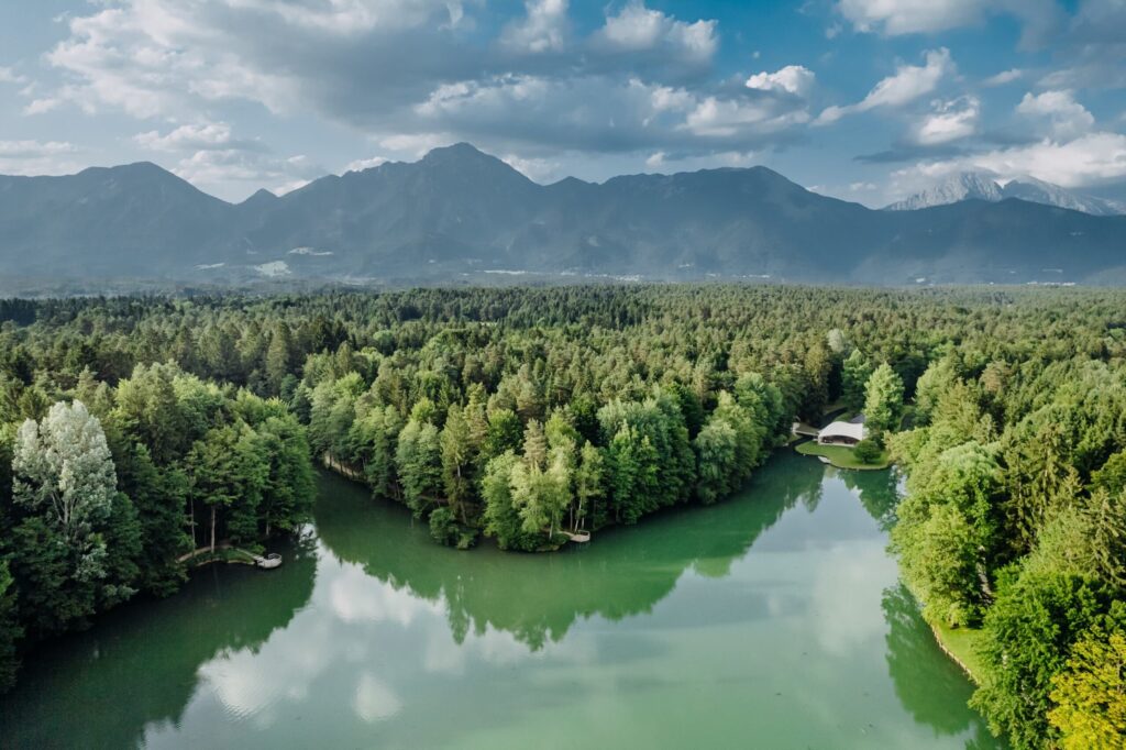 VODENI OGLEDI PO PROTOKOLARNEM POSESTVU BRDO - Brdo.si